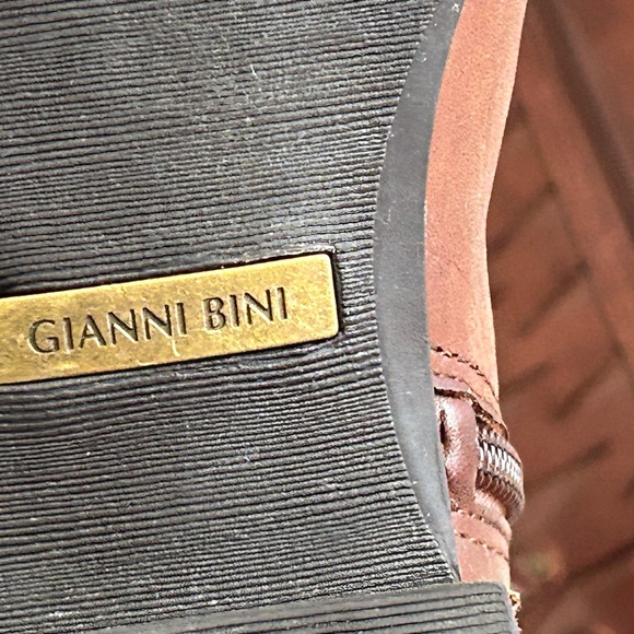 Gianni Bini Boot Knee High and Side Zipper color Brown shoes Size 8MW - Picture 9 of 16